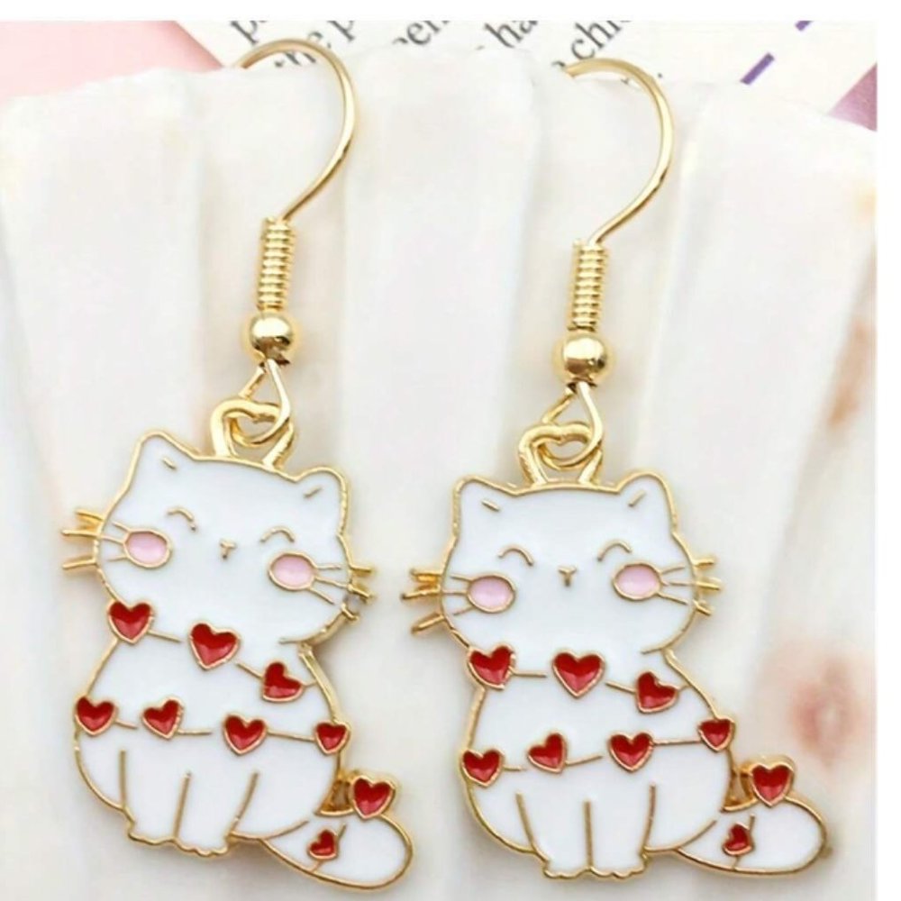 3/25 Cute White Cat Earrings